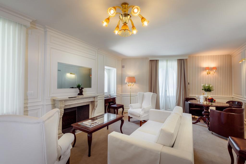 Deluxe King Suite,436477527:JPEG